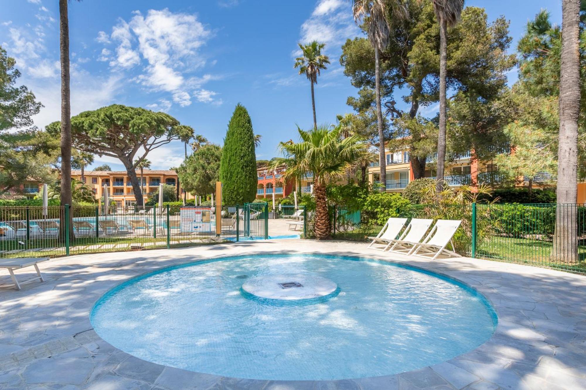 Residence Pierre & Vacances La Pinede Hyeres Luaran gambar